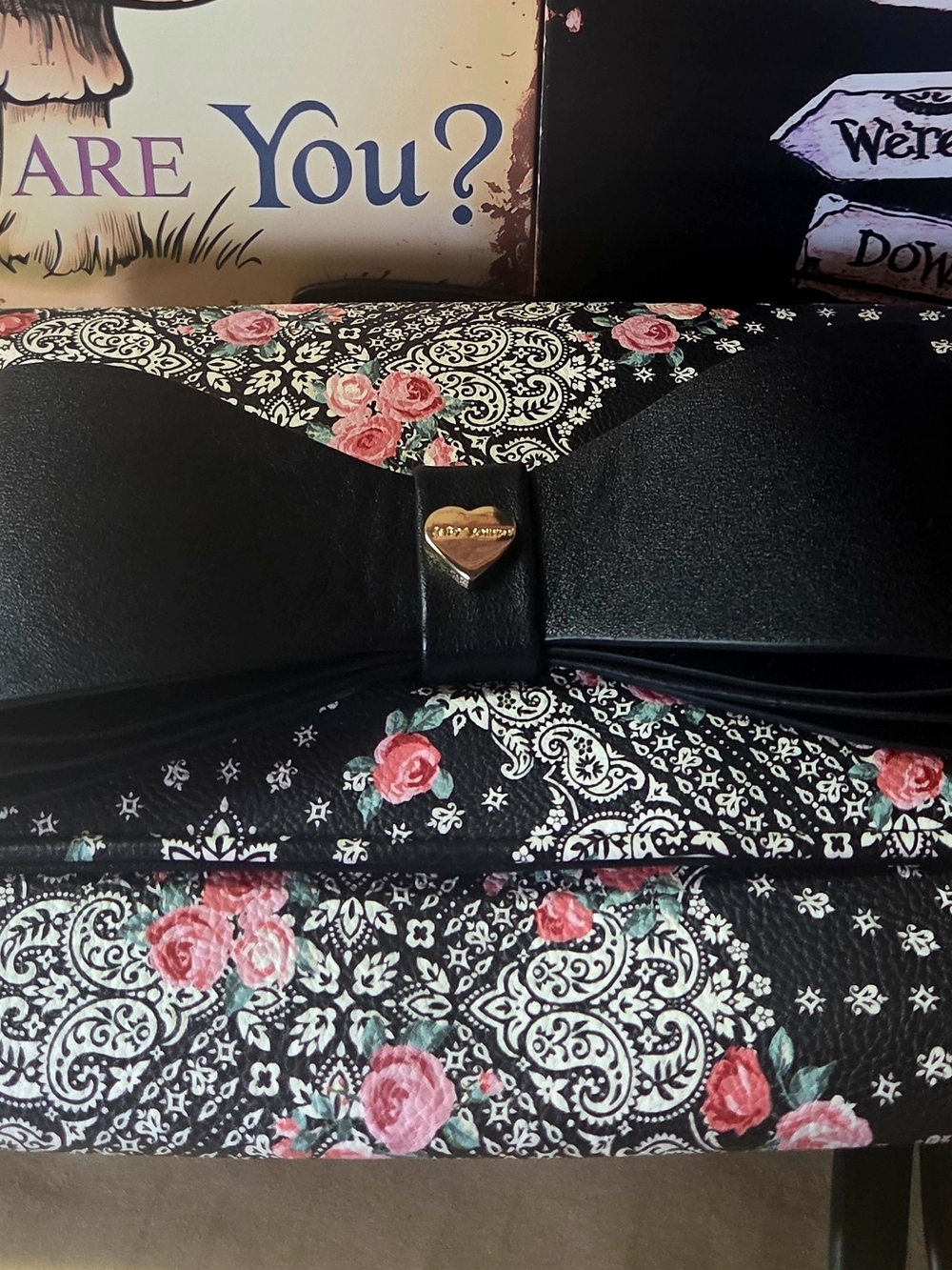 🍍Betsey Johnson Floral Bow Clutch